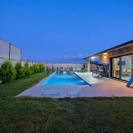 Tas Villa